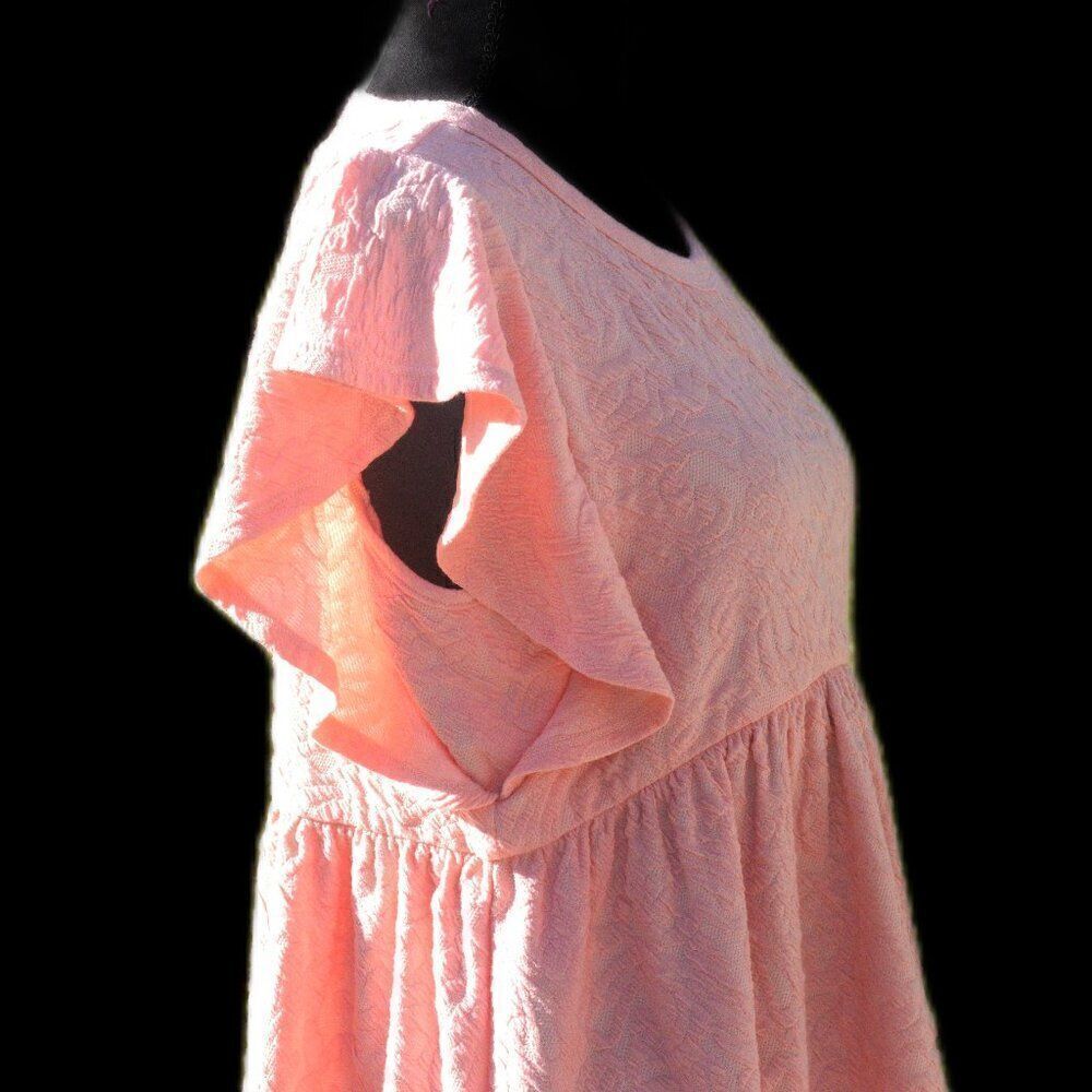 Macaron Textured Jersey Top Round Neckline Short Flutter Sleeves Curved Seam - Picture 6 of 7